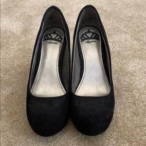 Fergalicious black wedge heals